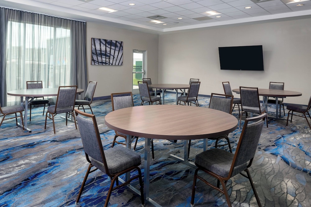 Fairfield Inn & Suites by Marriott Charlotte Monroe - photo 21