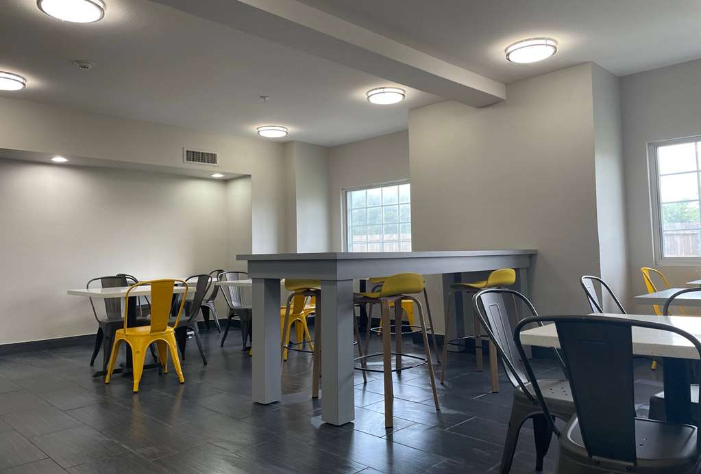 Microtel Inn & Suites by Wyndham Bossier City - photo 58