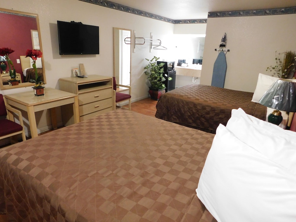 Eagle Pass Inn - photo 9