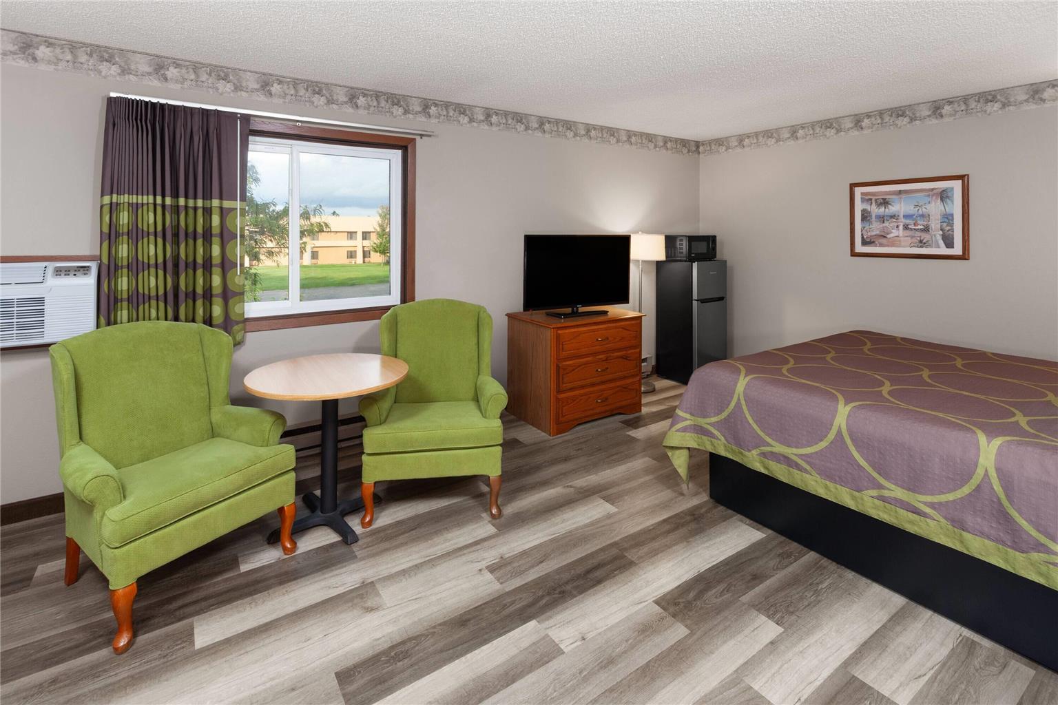 Super 8 by Wyndham Green Bay Near Stadium - photo 27