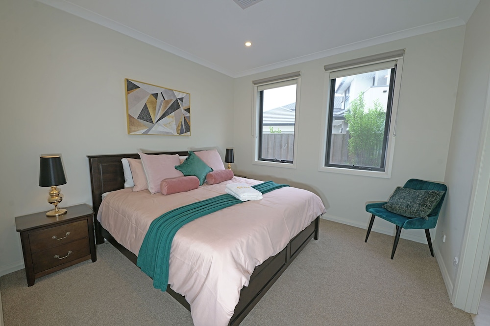 Luxury Waterfront SpaciousHouse Lakeview — Point Cook — photo 3