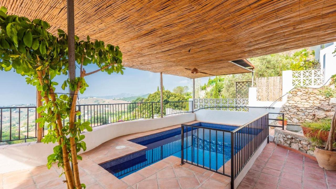Villa Santo Cristo Frigiliana by Ruralidays — 4-Star Luxury Hotel in Frigiliana, Spain