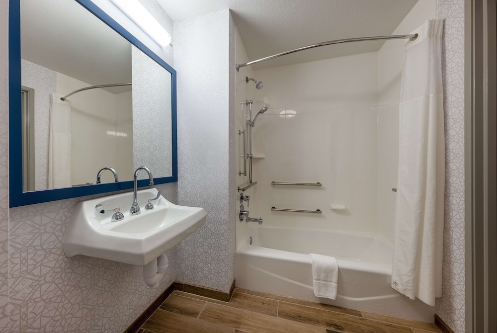 Hampton Inn St. Robert Ft. Leonard Wood - photo 29