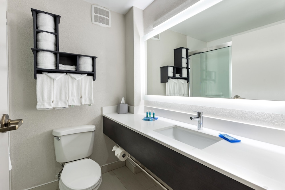Holiday Inn Express Columbus Downtown by IHG - photo 27