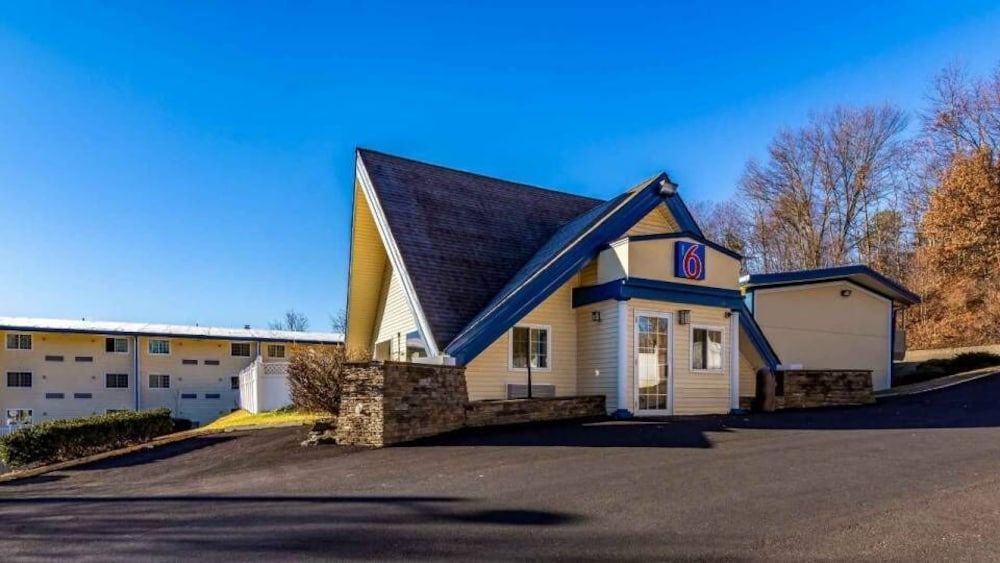 Motel 6 Holyoke MA - photo 6