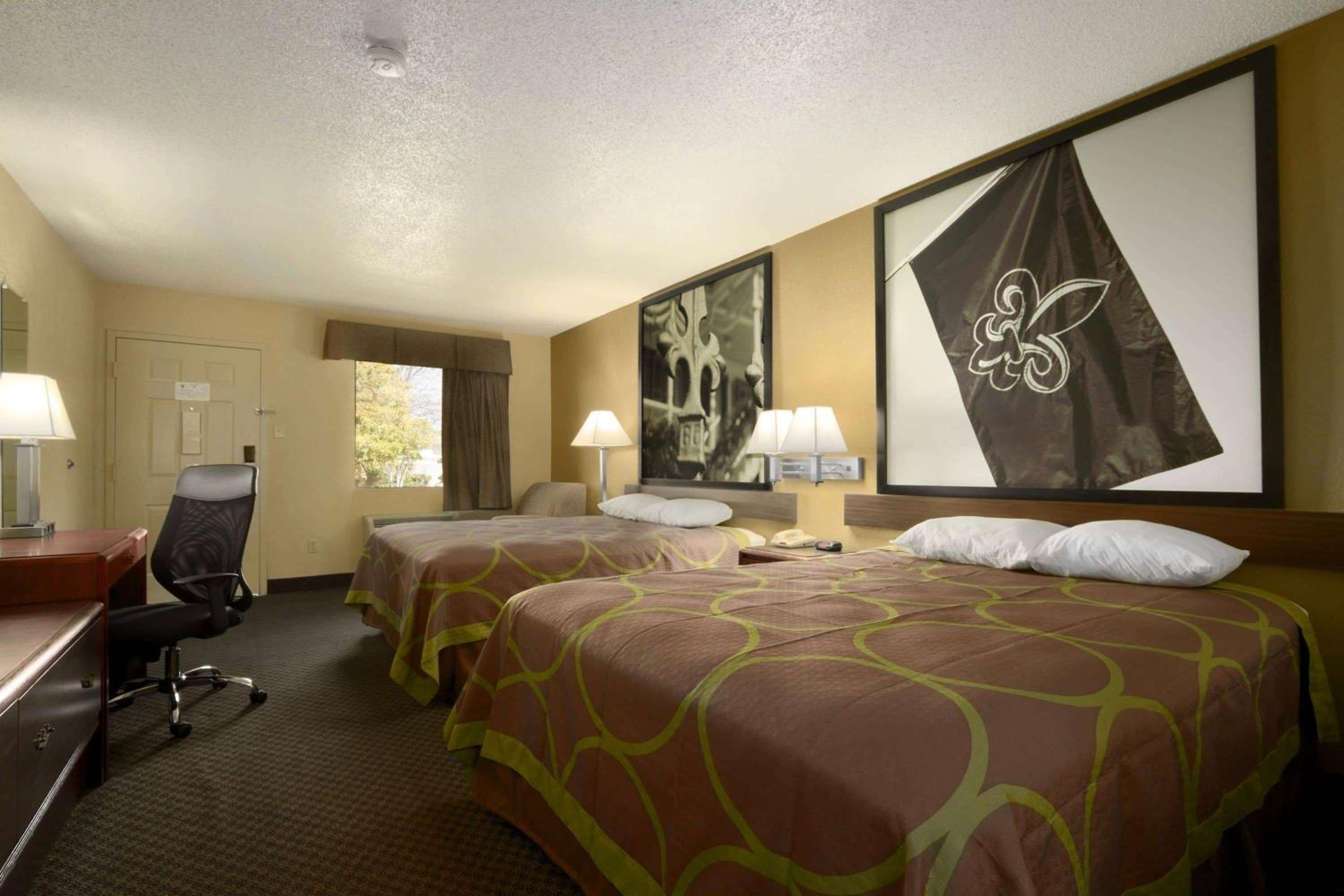 Super 8 by Wyndham Calhoun - photo 17