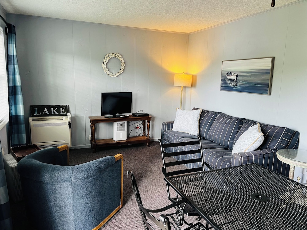 Boundary Waters Resort & Marina - photo 8
