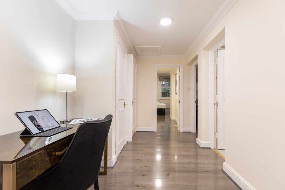 Lexham Gardens I By The Residences — 4-Star Luxury Hotel in London, United Kingdom