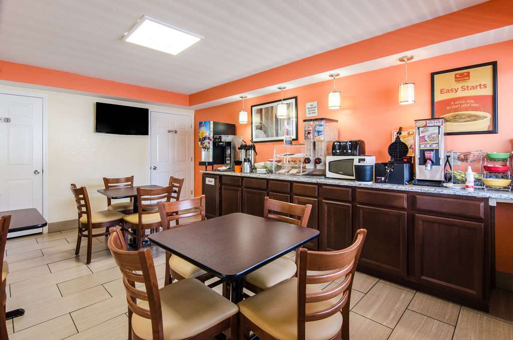 Econo Lodge Near Motor Speedway - photo 28
