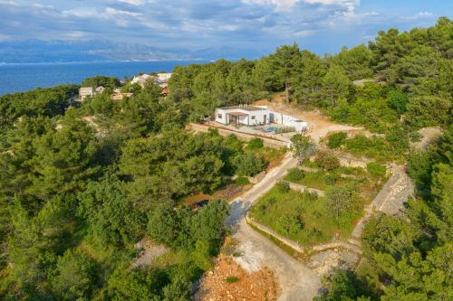 Holiday house Sunset Haven Estate — 4-Star Luxury Hotel in Sutivan, Croatia