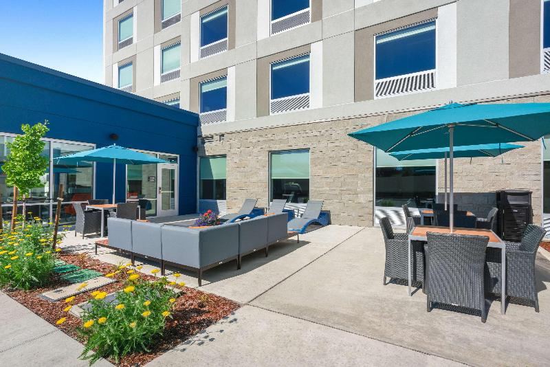 Hampton Inn Bellingham Airport - photo 2