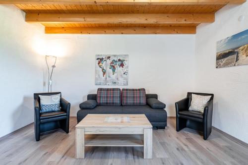 Ferienwohnung Robbe für 2 Personen am Badesee Tannenhausen — 4-Star Luxury Hotel in Aurich, Germany