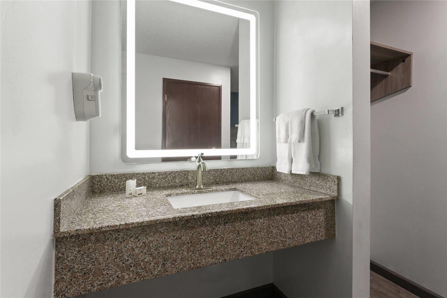 Baymont by Wyndham Piqua - photo 10