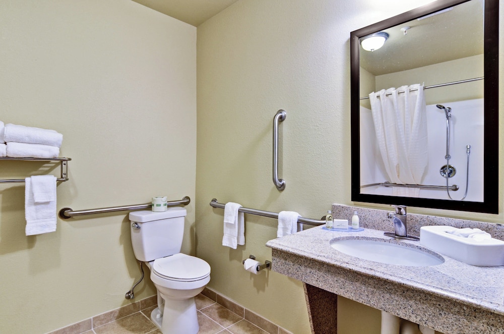 Cobblestone Inn & Suites Ambridge - photo 33