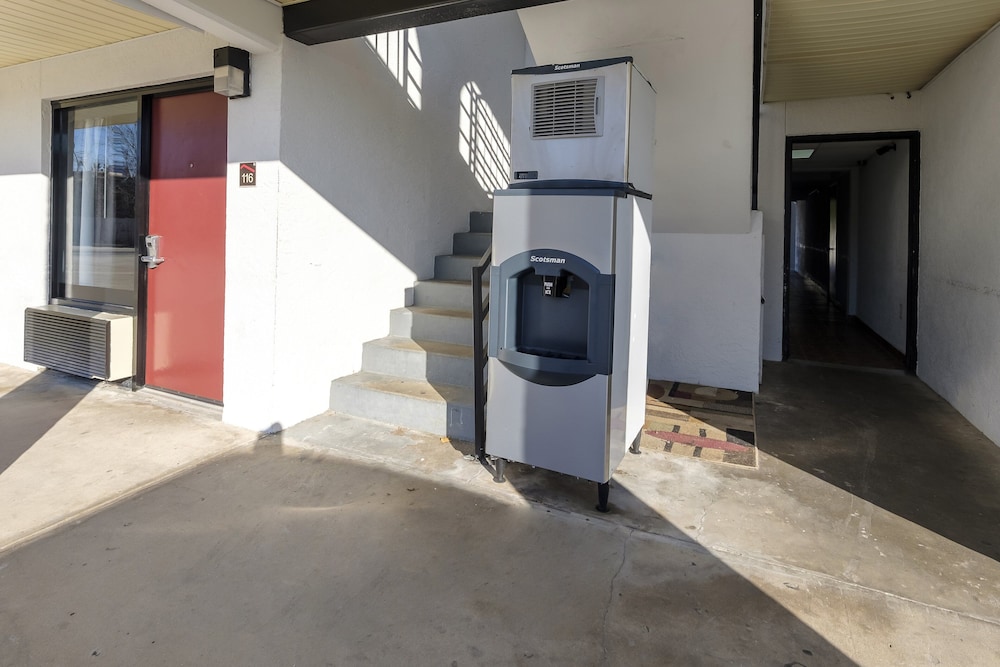Red Roof Inn Crestview - photo 26