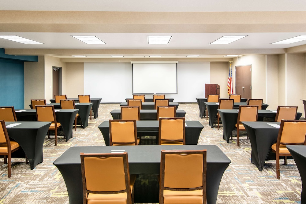 Hampton Inn & Suites Las Vegas Henderson - photo 38
