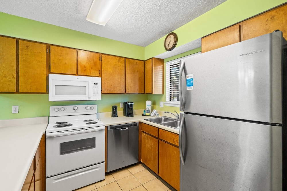 Portside Resort Pet Friendly Rentals by Panhandle Getaways - photo 30