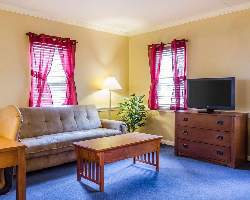 Clarion Inn Strasburg Lancaster - photo 16