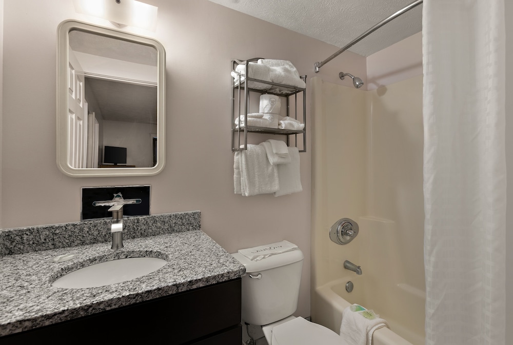 Traverse Bay Inn - photo 22