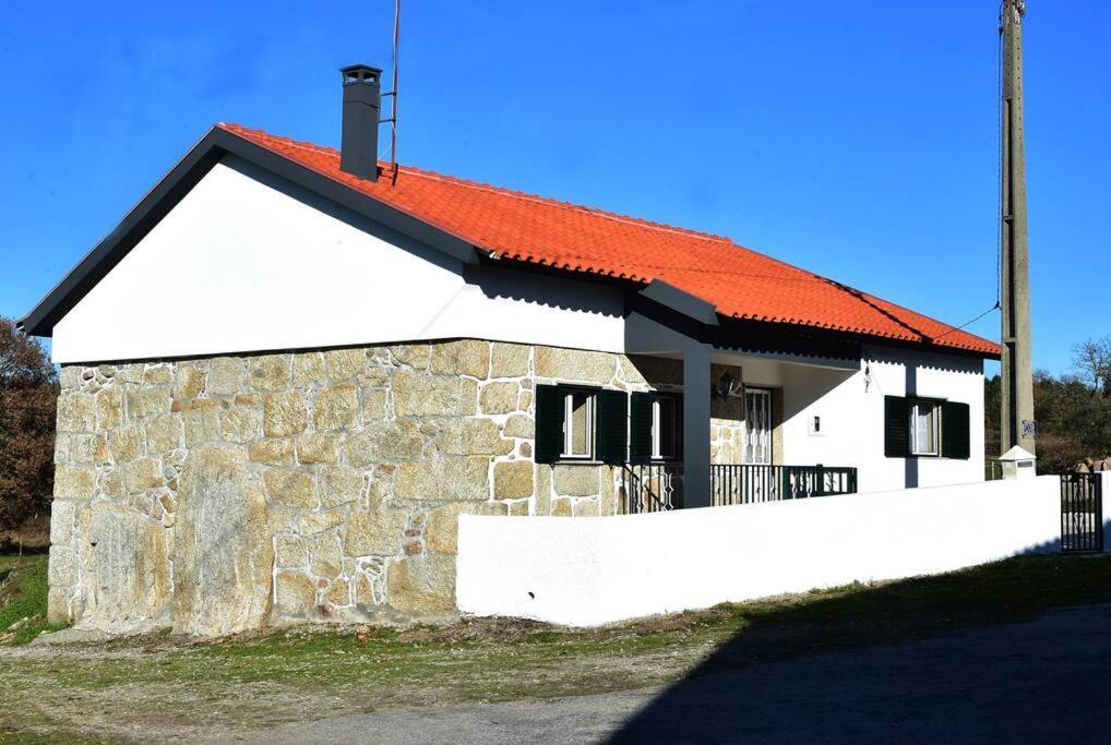 Casa Da Barreira 121202 Al — 4-Star Luxury Hotel in Fornos De Algodres, Portugal