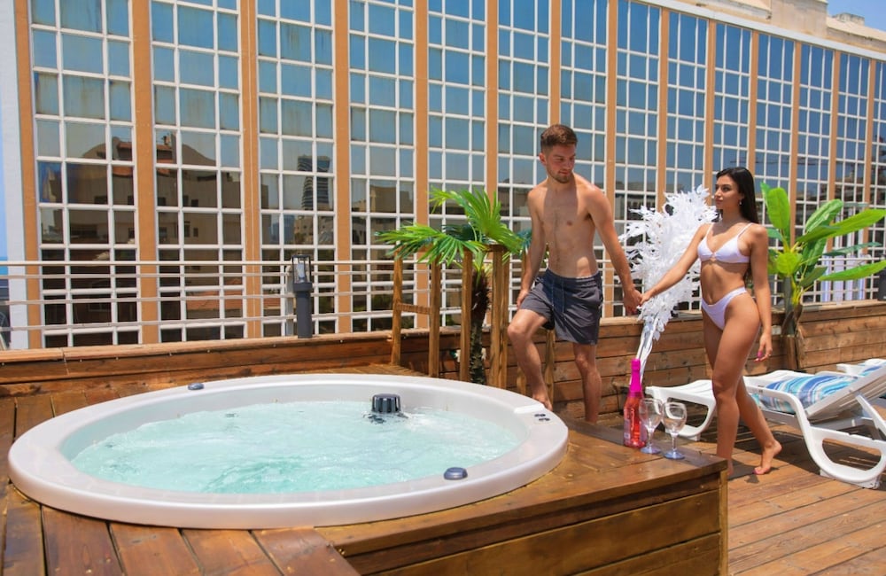 Dream Beach TLV Hotel And Spa