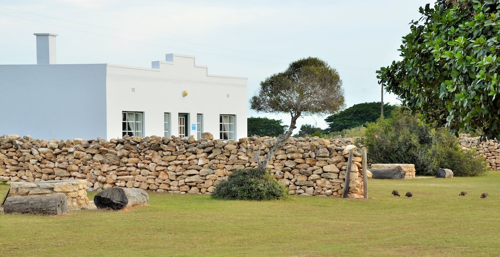 De Hoop Equipped Cottages in Bredasdorp, South Africa