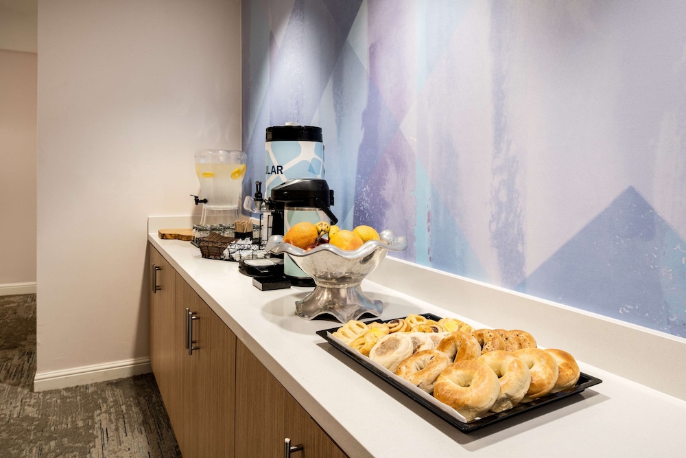 Hilton Garden Inn Folsom - photo 43
