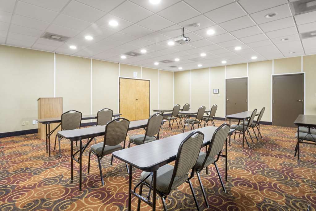 Quality Suites Hickory South - photo 41