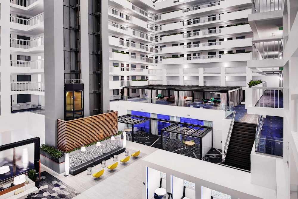 Embassy Suites by Hilton Raleigh Crabtree - photo 11