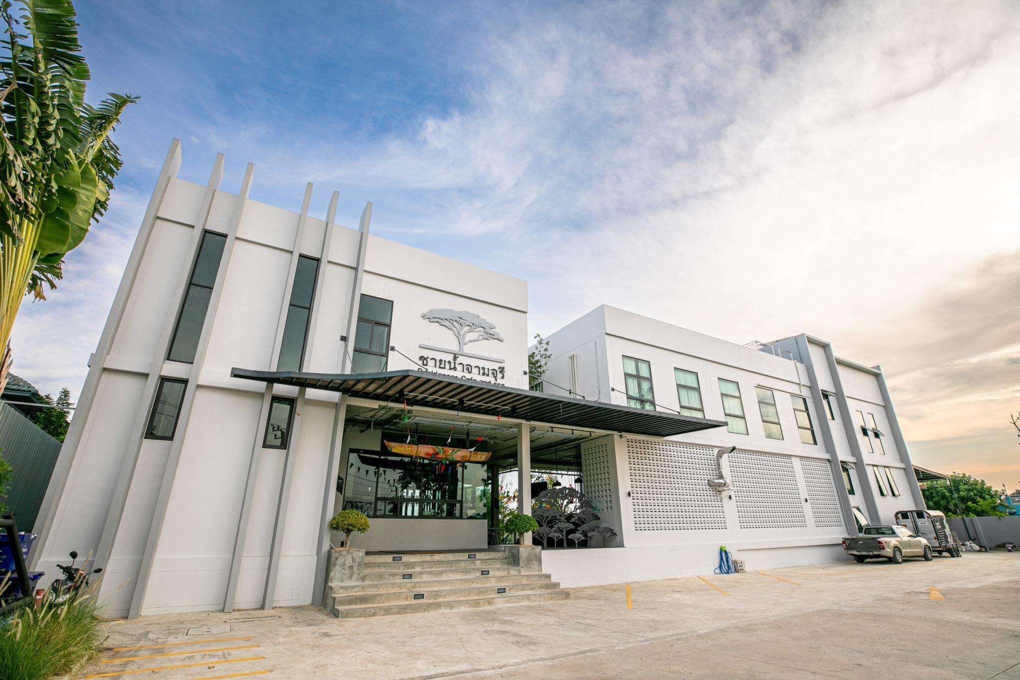 Chainam Charmchuree residences cafe and spa in Mueang Nonthaburi, Thailand