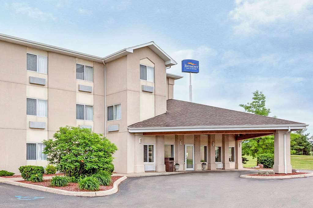 Baymont by Wyndham Howell Brighton — hotel in Howell