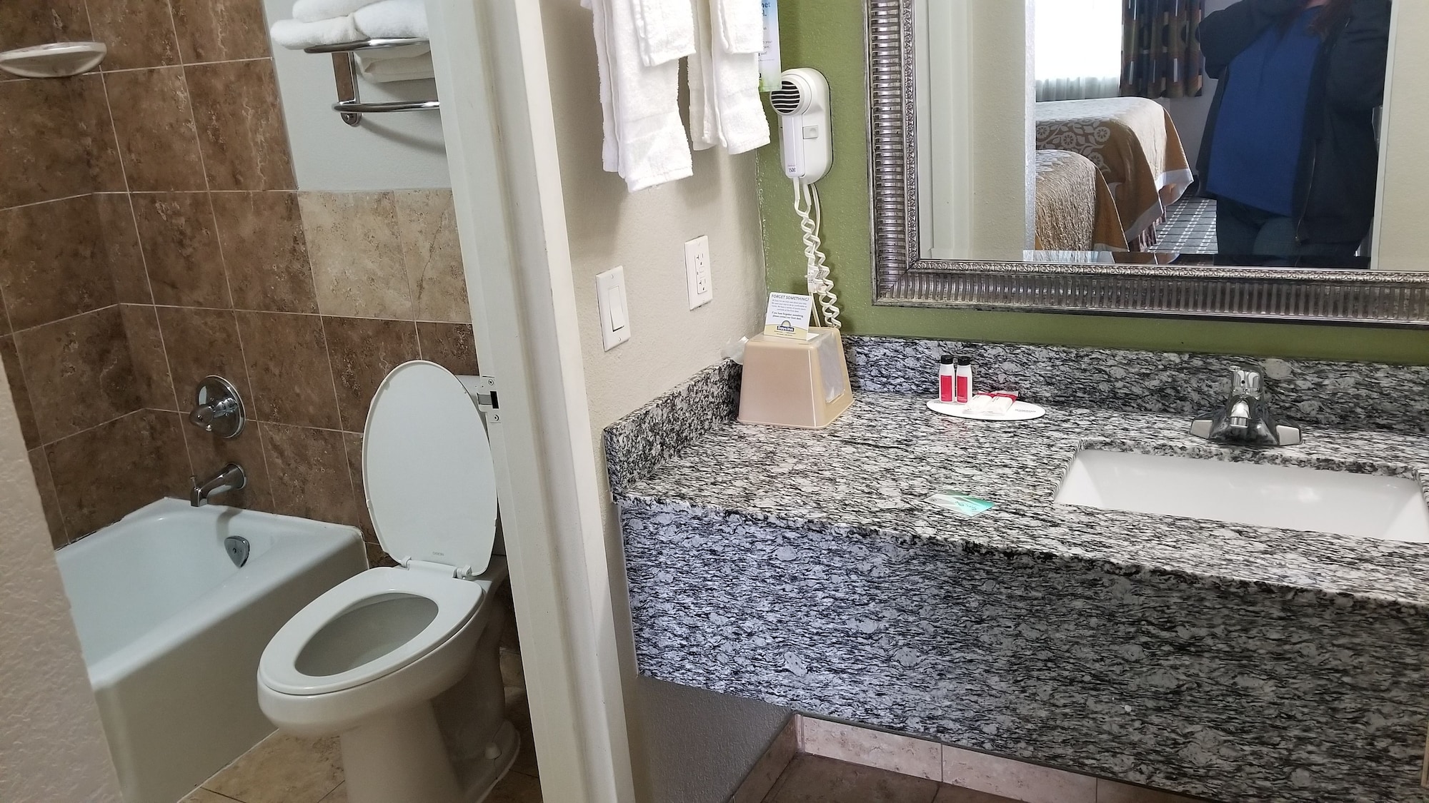 Days Inn by Wyndham West Memphis - photo 5