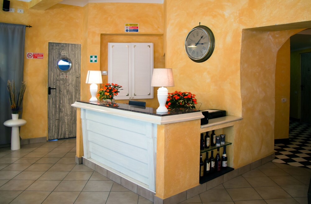 Hotel Overland — Toirano — photo 2