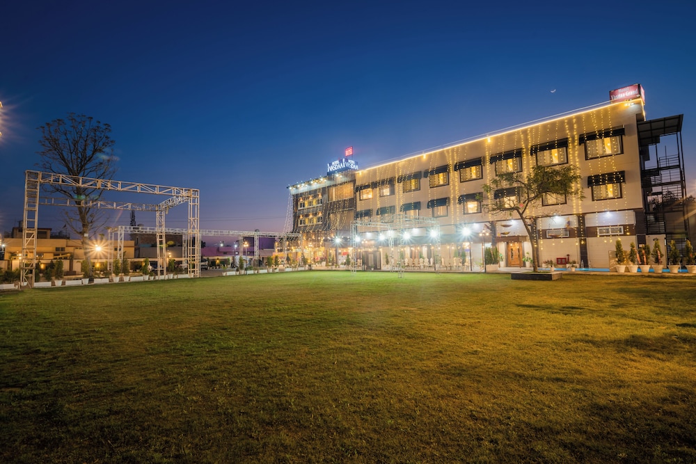 Hotel Vasdaa Grand in Dehra Dun, India