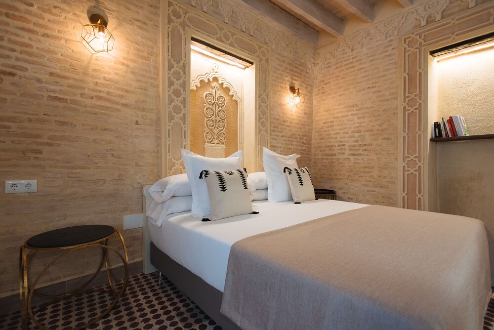 Hommyhome Casa Assle Luxury Suites & Apartments — 4-Star Luxury Hotel in Sevilla, Spain