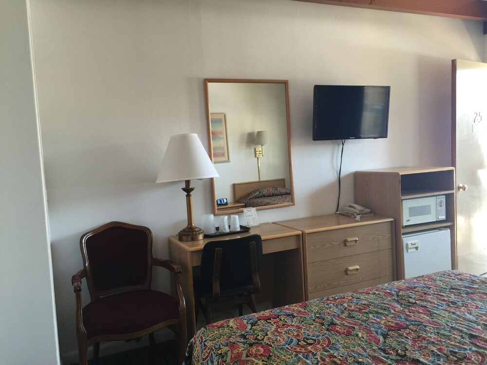 Mid Town Motel - photo 8