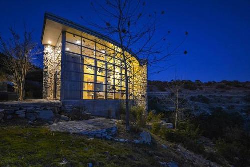 La Vida - carbon neutral hotel in Unknown City