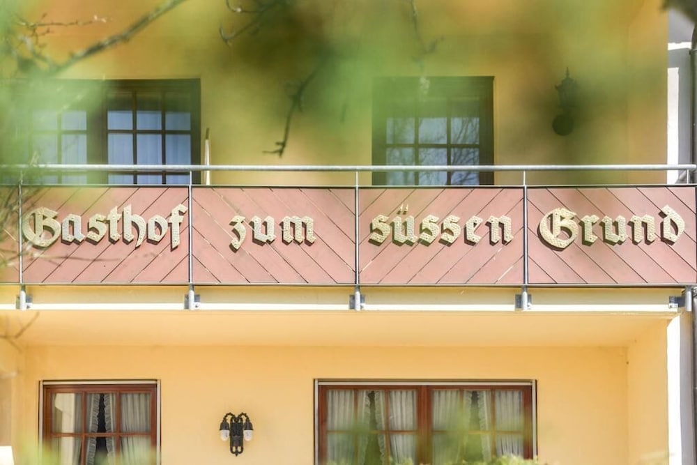 Hotel Gasthof Zum S en Grund - last minute hotel in Albstadt