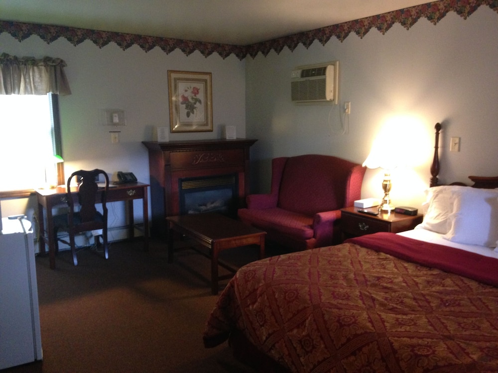 Fred's Inn - photo 9