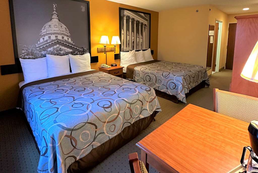 Super 8 by Wyndham Topeka at Forbes Landing - photo 10