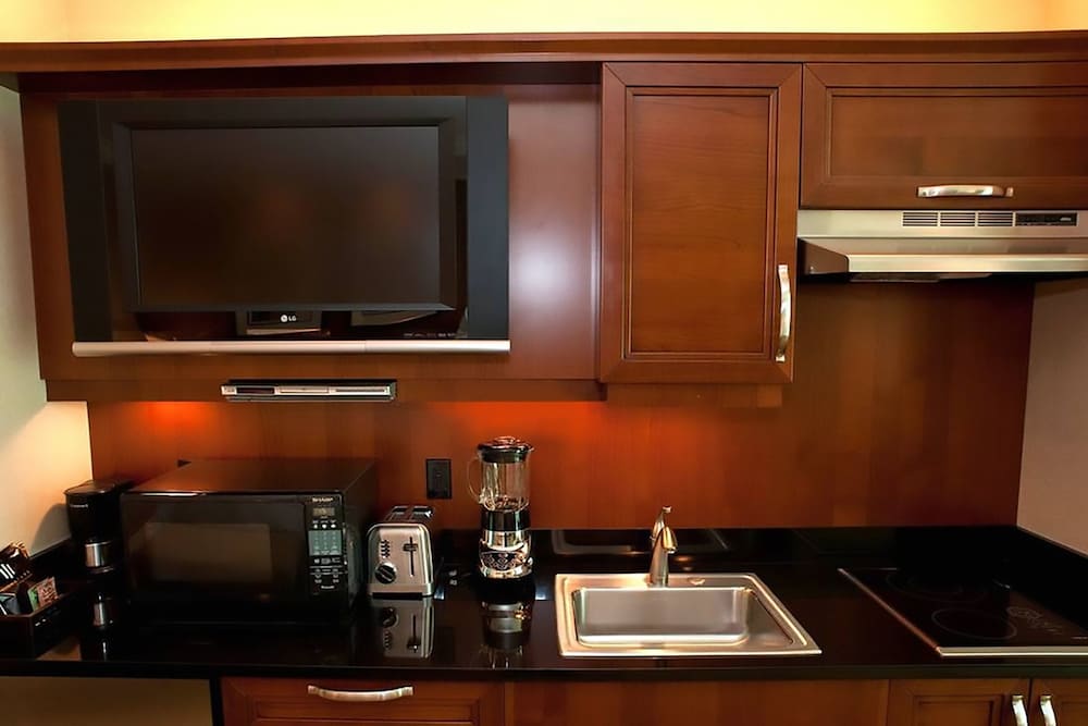 888 Two Bedroom Balcony Suite at Signature Condo Hotel - photo 17