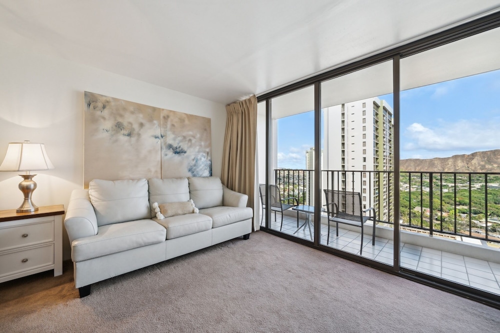 Tower 1 Suite 3007 Qqs - photo 13