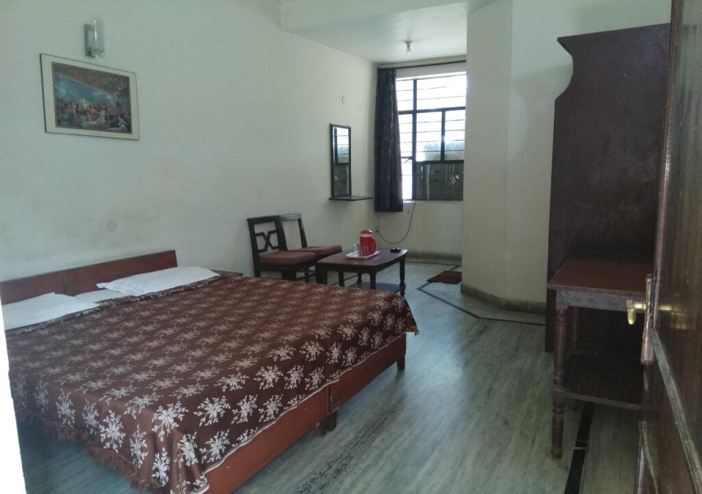Hotel Gaurav Goverdhan — Govardhan