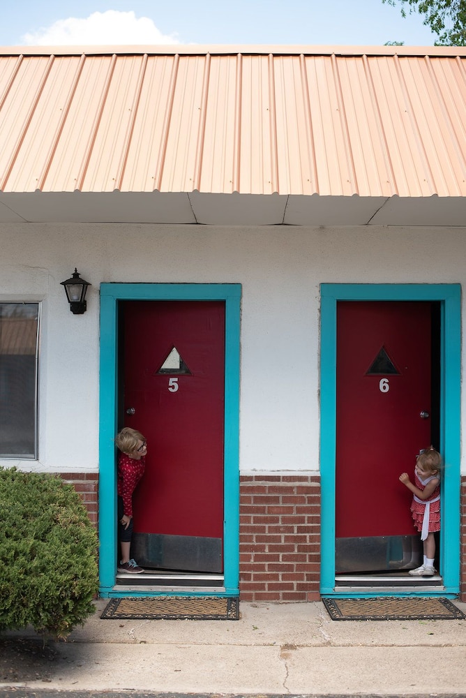 Circle R Motel - photo 58