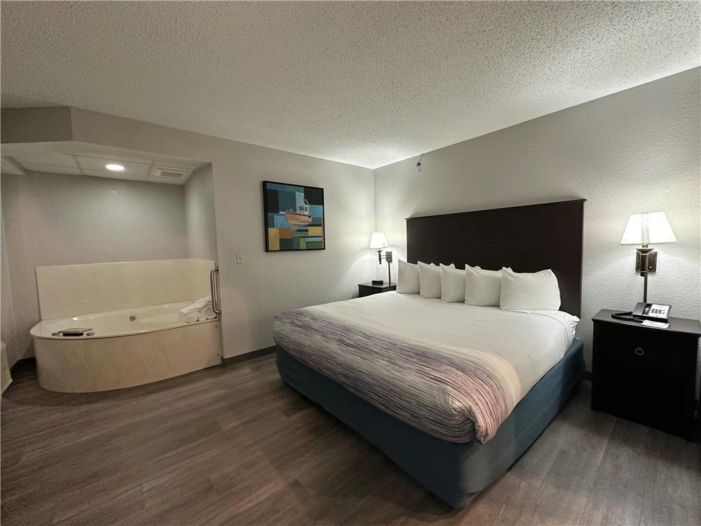 AmericInn by Wyndham Menominee - photo 10