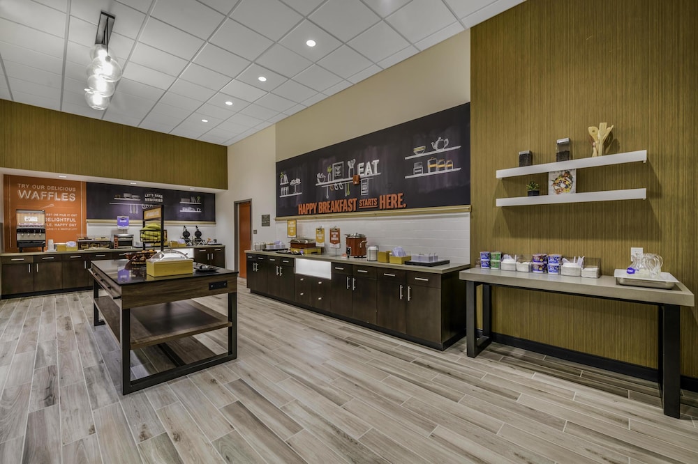 Hampton Inn & Suites by Hilton Decatur - photo 40