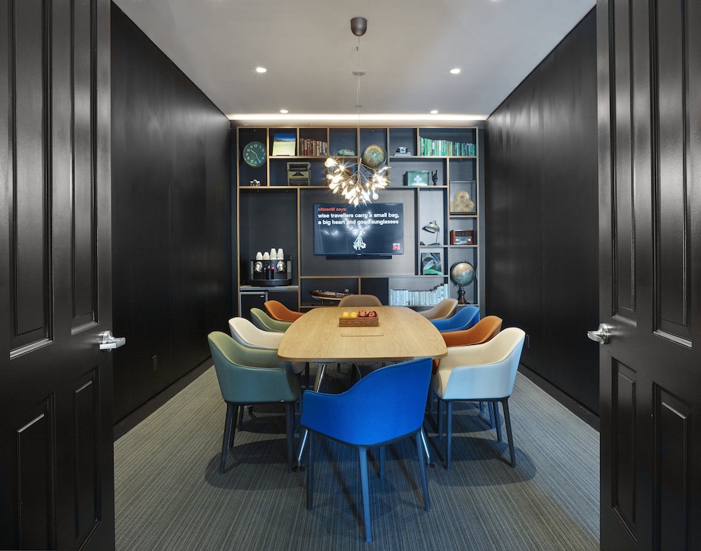 CitizenM Boston North Station Hotel - photo 23
