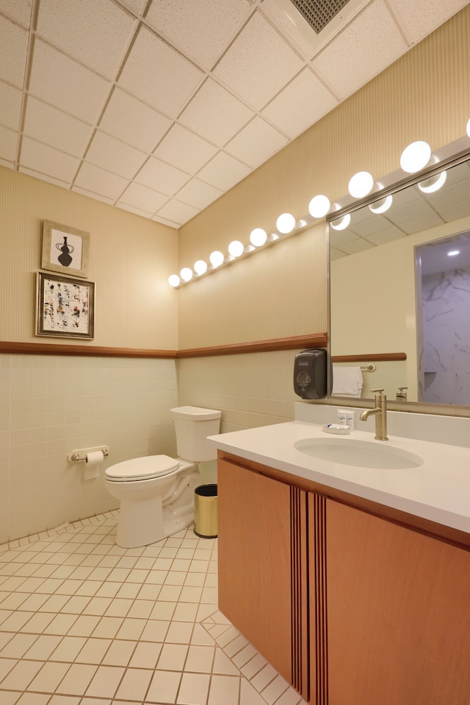 The Executive Suites and Venue - photo 69