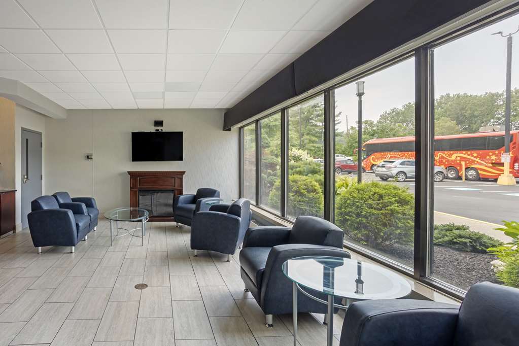 Best Western Plus Reading Inn & Suites - photo 10