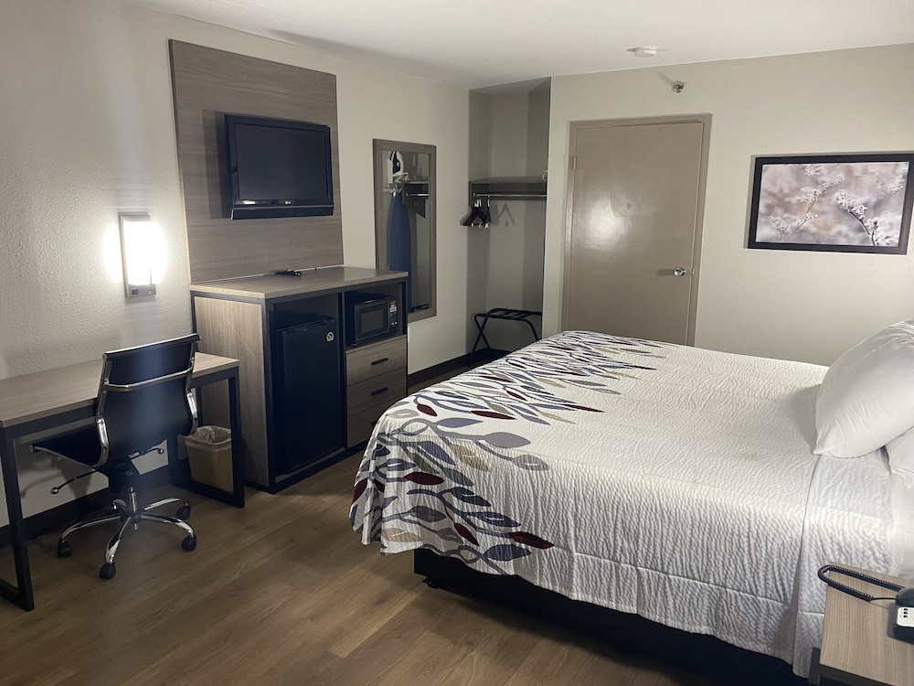 Red Roof Inn Jacksonville AL - photo 5